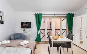 Private Retreat Close To Stations In Praha 3